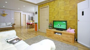 Unclassified image, 4 of 12, button - Pretty House (Gapyeong)