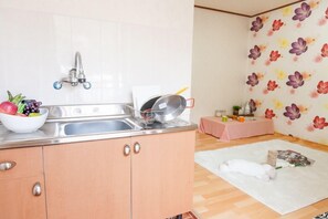 Room (Parrot) | 1 bedroom