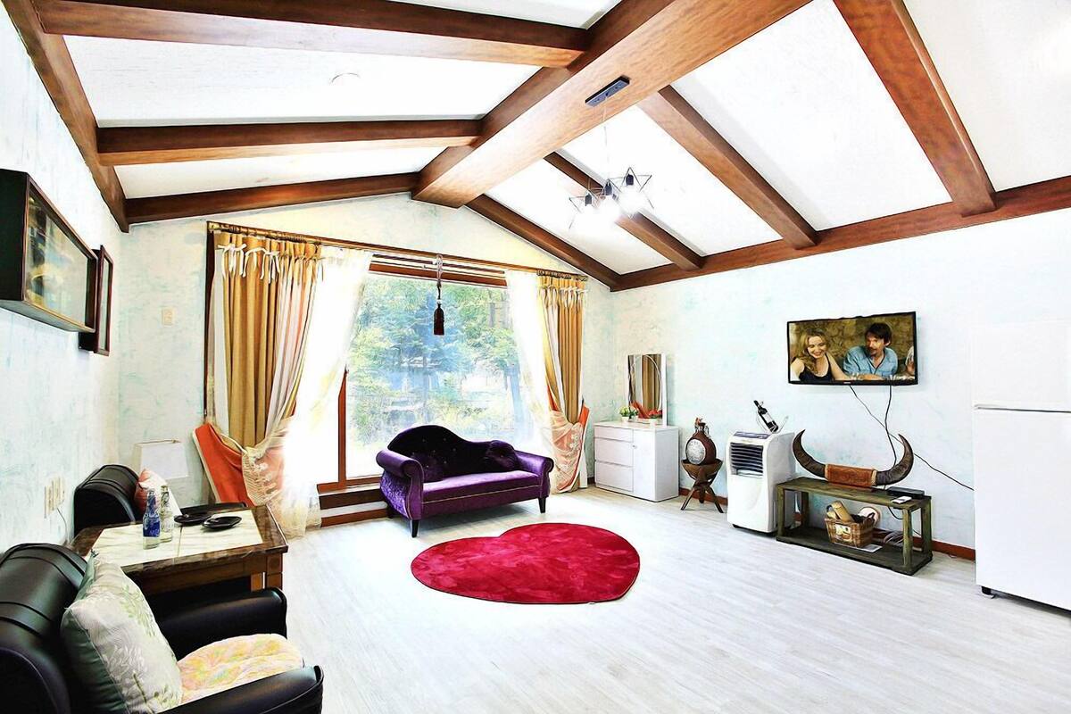 Room (Cheukbaek Tree) | Living room