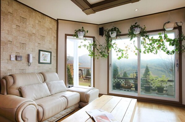 Zimmer (Main building)