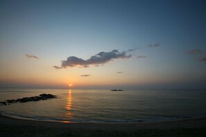 Beach - Family Tale (Yangyang)