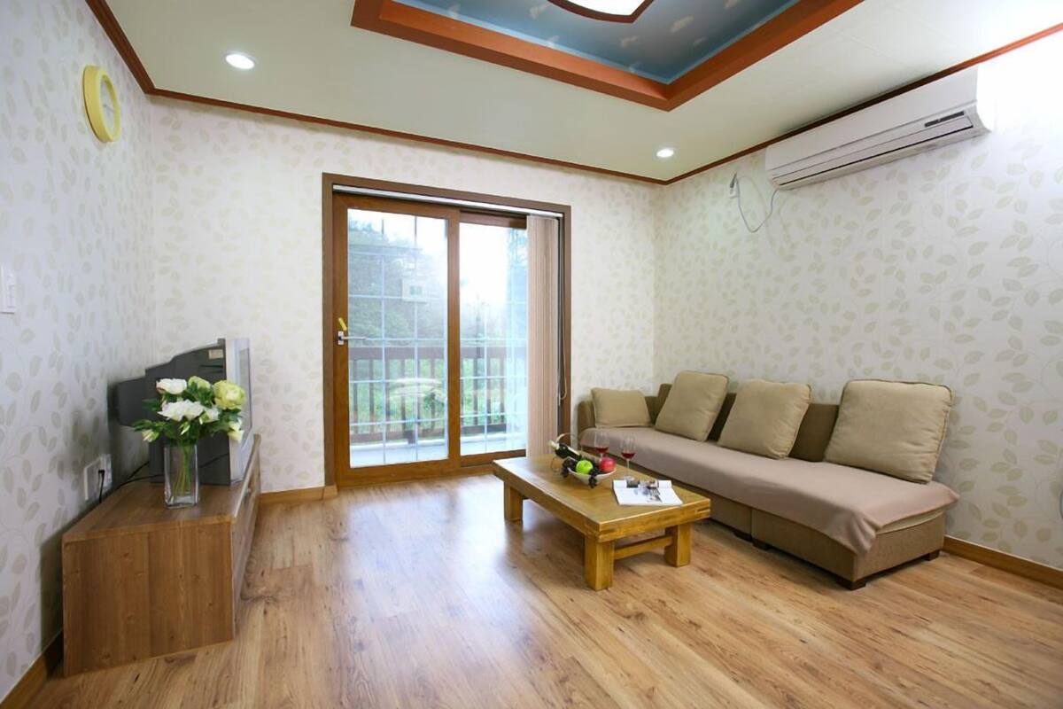Kamer (Pine)