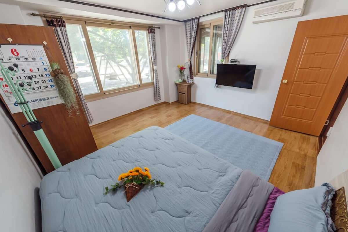 Chambre (Two room - A)