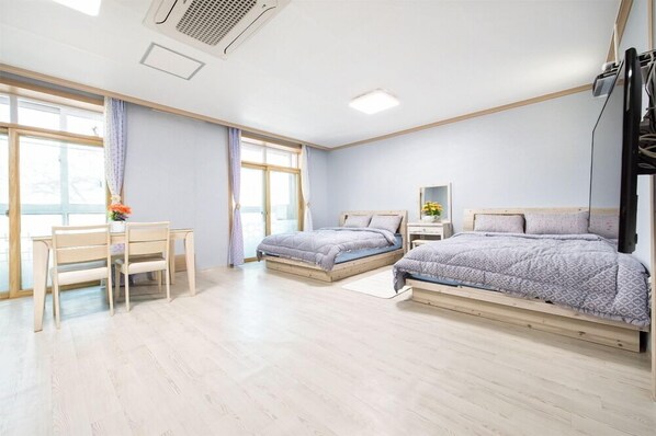 Room - Persimmon Tree Pension (Goseong)