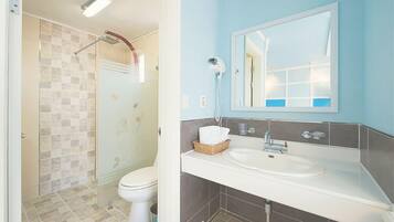 Room (Photo day) | Individually decorated, individually furnished