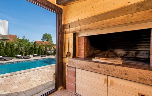 Gorgeous home in Lovinac with sauna