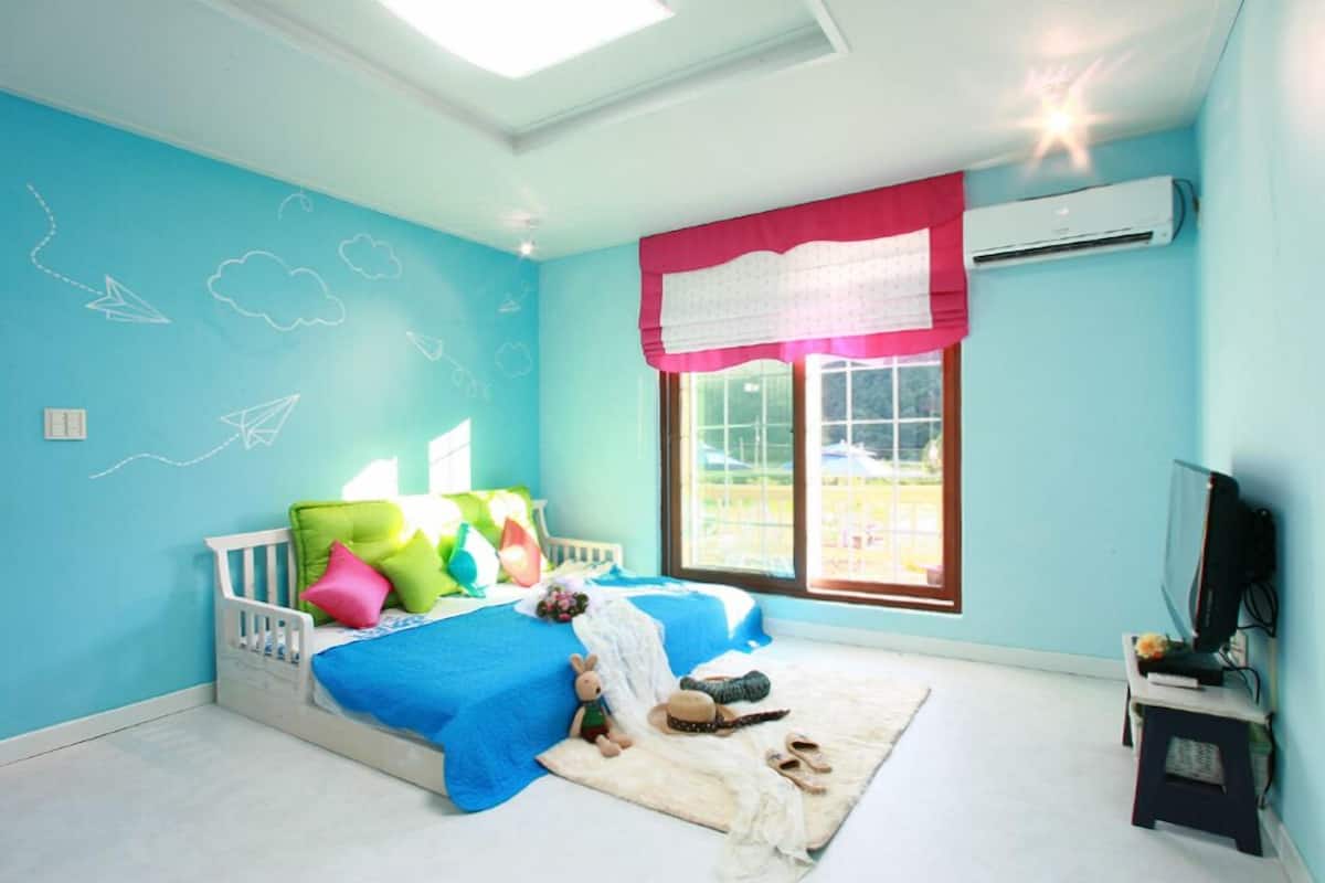 Room (Aqua(1F))