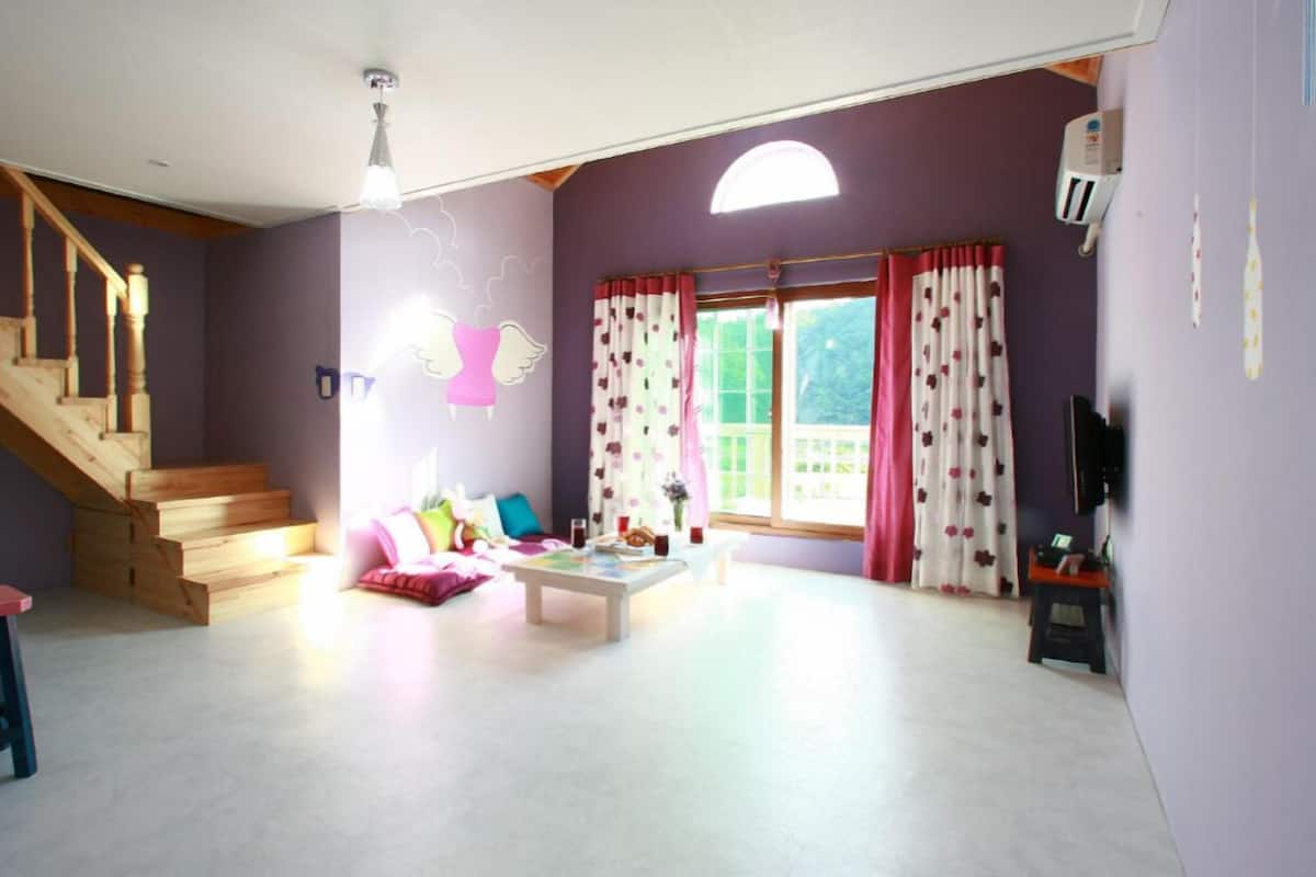 Room (Blue berry(2F))