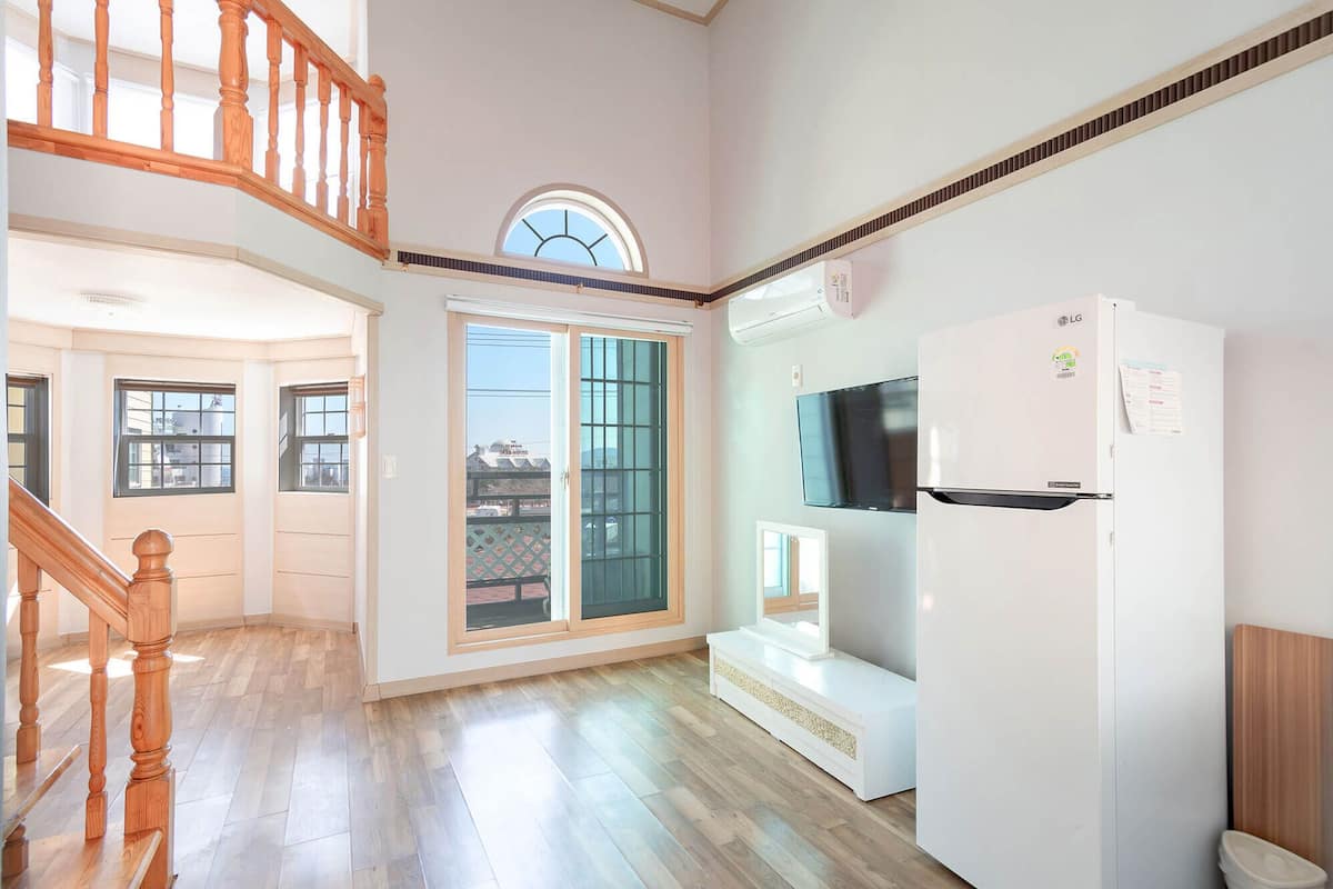 Room (Peugeot202(Duplex ))