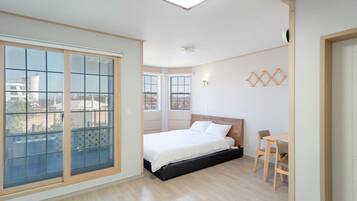 Room (Gomsol103)