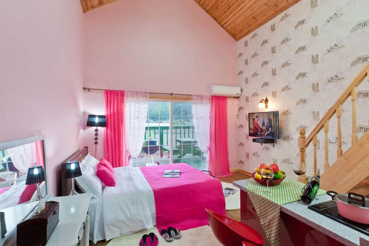 Habitación (Pelclin) | Decoración personalizada y muebles diferentes