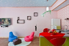 Habitación (Valona) | Decoración personalizada y muebles diferentes 