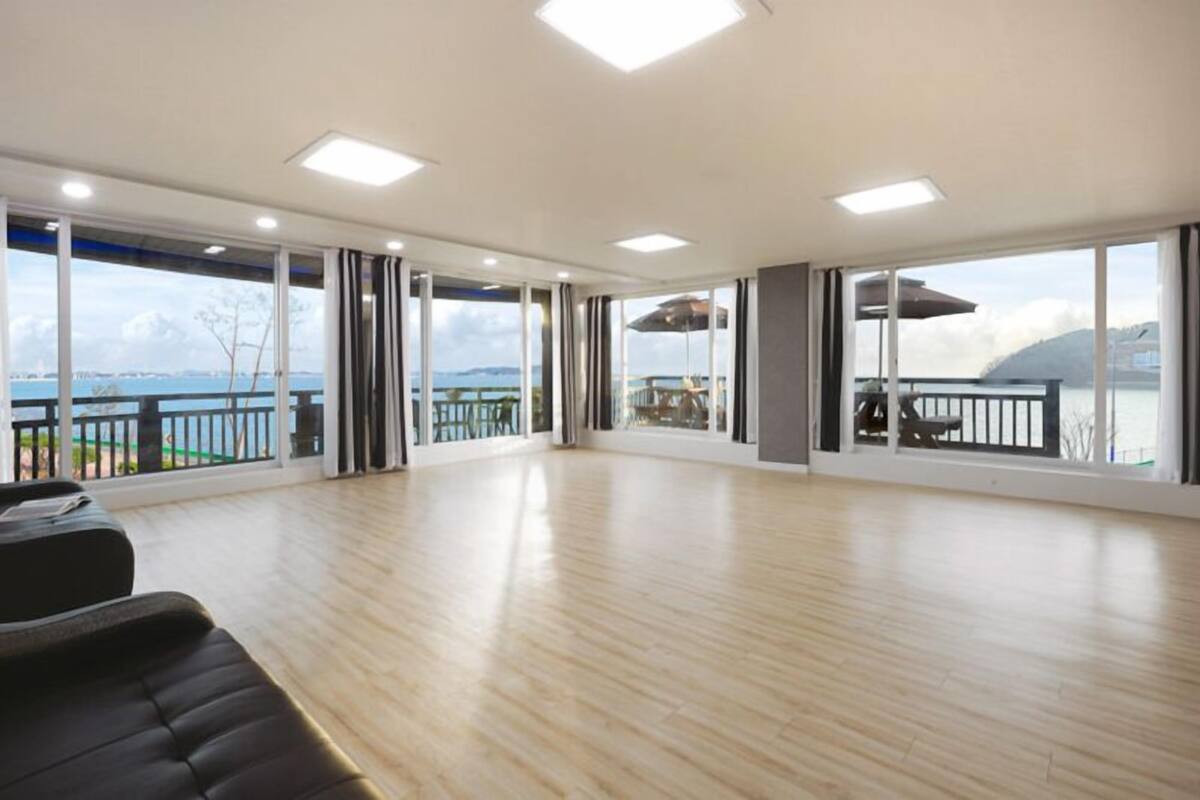 Habitación (101 (Ocean view)) | Decoración personalizada y muebles diferentes