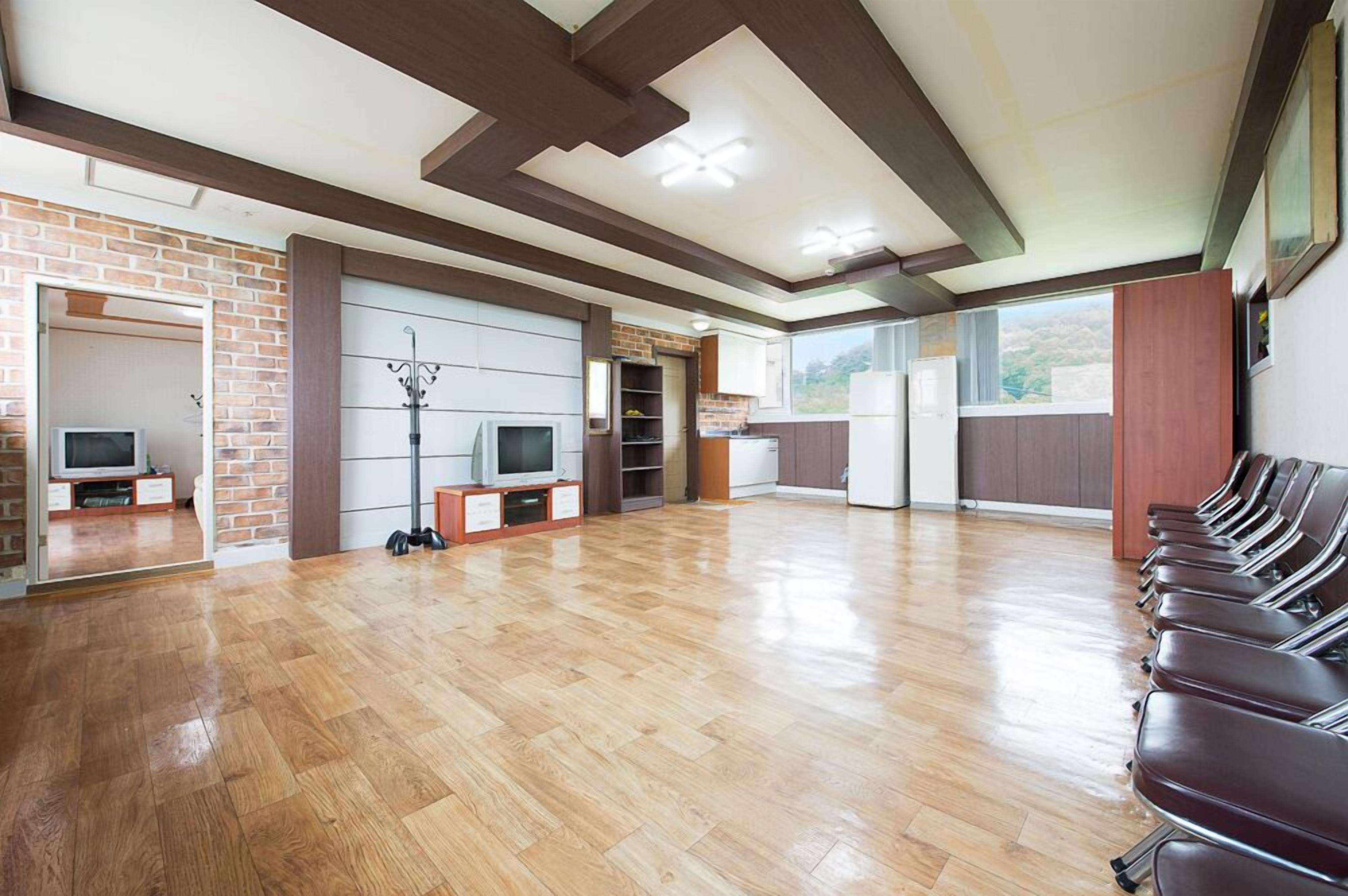 Kamar (B Group room) | Didekorasi berbeda-beda dan dilengkapi dengan perabotan berbeda-beda