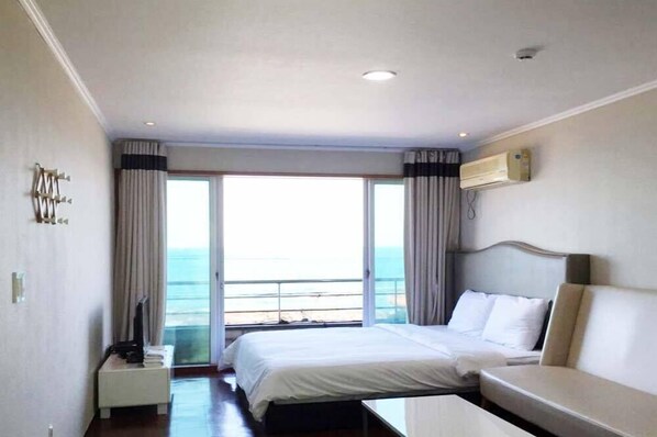 ルーム (203(Ocean view)) | 客室ごとに異なる装飾、客室ごとに異なるインテリア