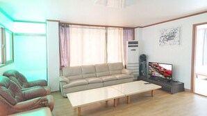 غرفة (1F Group room)