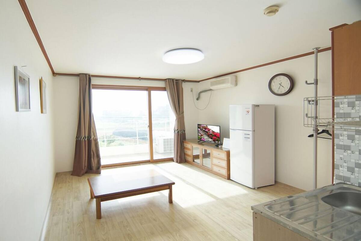 Room (4 room)