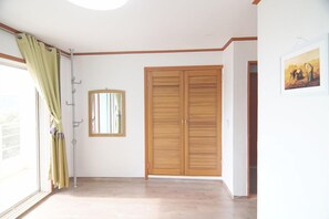 Room (2F special room)