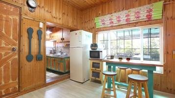 Room (Peppper mint) | 9 bedrooms