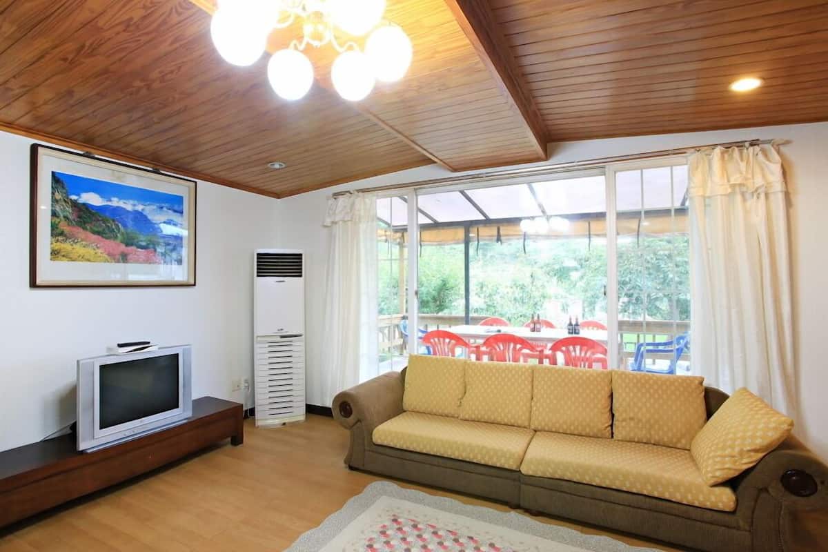 Room (Group room)