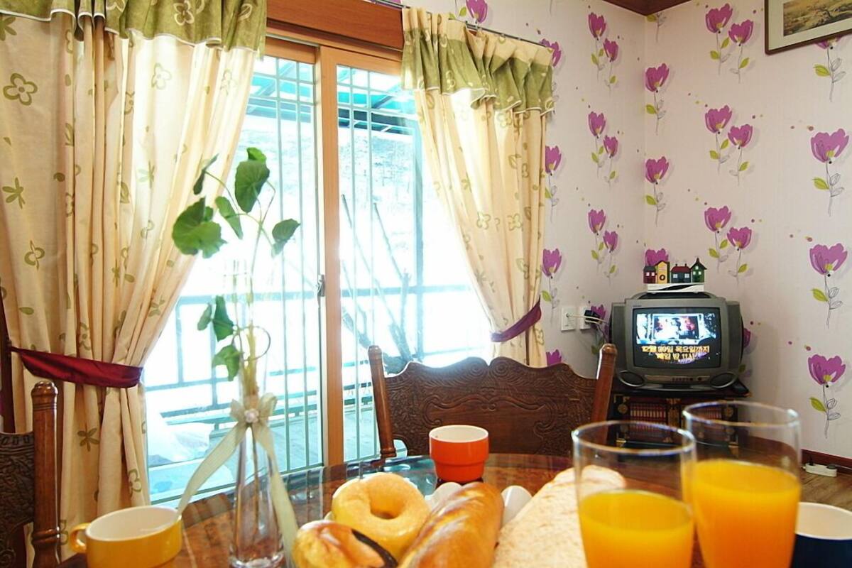 Room (Couple /Family room)