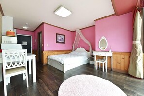 Room (Dew) | Individually decorated, individually furnished - sky n (Taean)