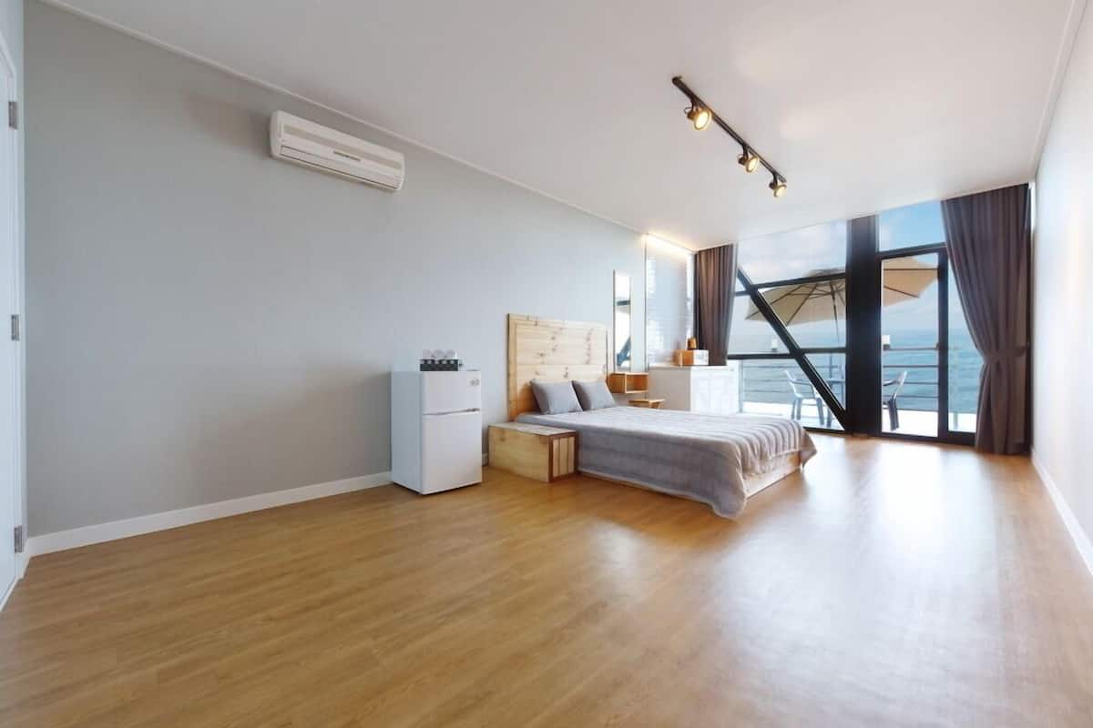 Room (Skyblue  105 (*No cooking)) | Individually decorated, individually furnished