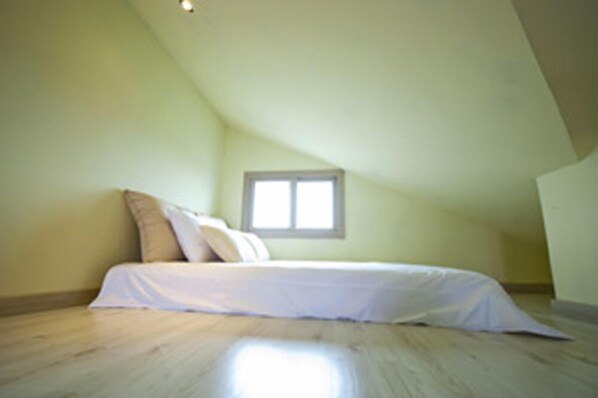 Room (Yellow (Ocean view)) | Individually decorated, individually furnished