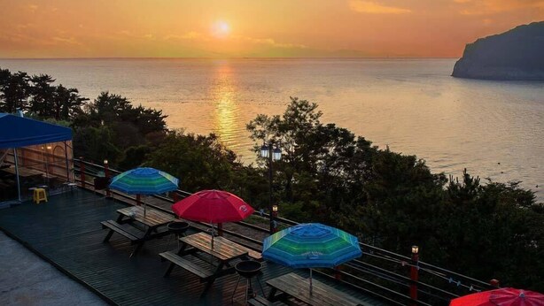 Unclassified image, 1 of 38, button - Yokjido Healing House (Tongyeong)