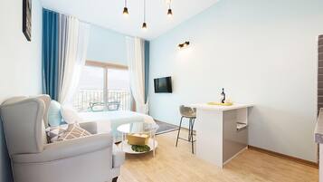 Room (201 lake) | 5 bedrooms, individually decorated, individually furnished