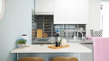 Room (202 valley) | 5 bedrooms, individually decorated, individually furnished