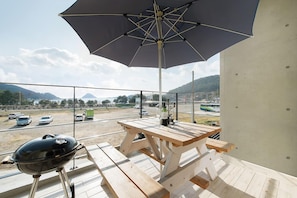 Didekorasi berbeda-beda dan dilengkapi dengan perabotan berbeda-beda