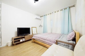 Room (101) | Individually decorated, individually furnished - Playa (Namhae)