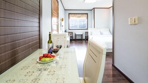 Room (Bluebird) - Donguri (Geoje)