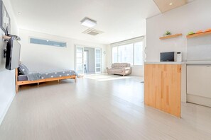 Room (302) | Individually decorated, individually furnished - Come Again (Geoje)