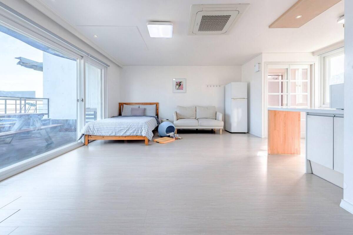 Habitación (401) | Decoración personalizada y muebles diferentes