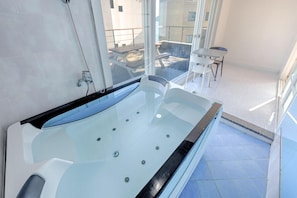 Room (302) | Individually decorated, individually furnished - Come Again (Geoje)