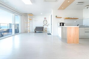 Room (402) | Individually decorated, individually furnished - Come Again (Geoje)