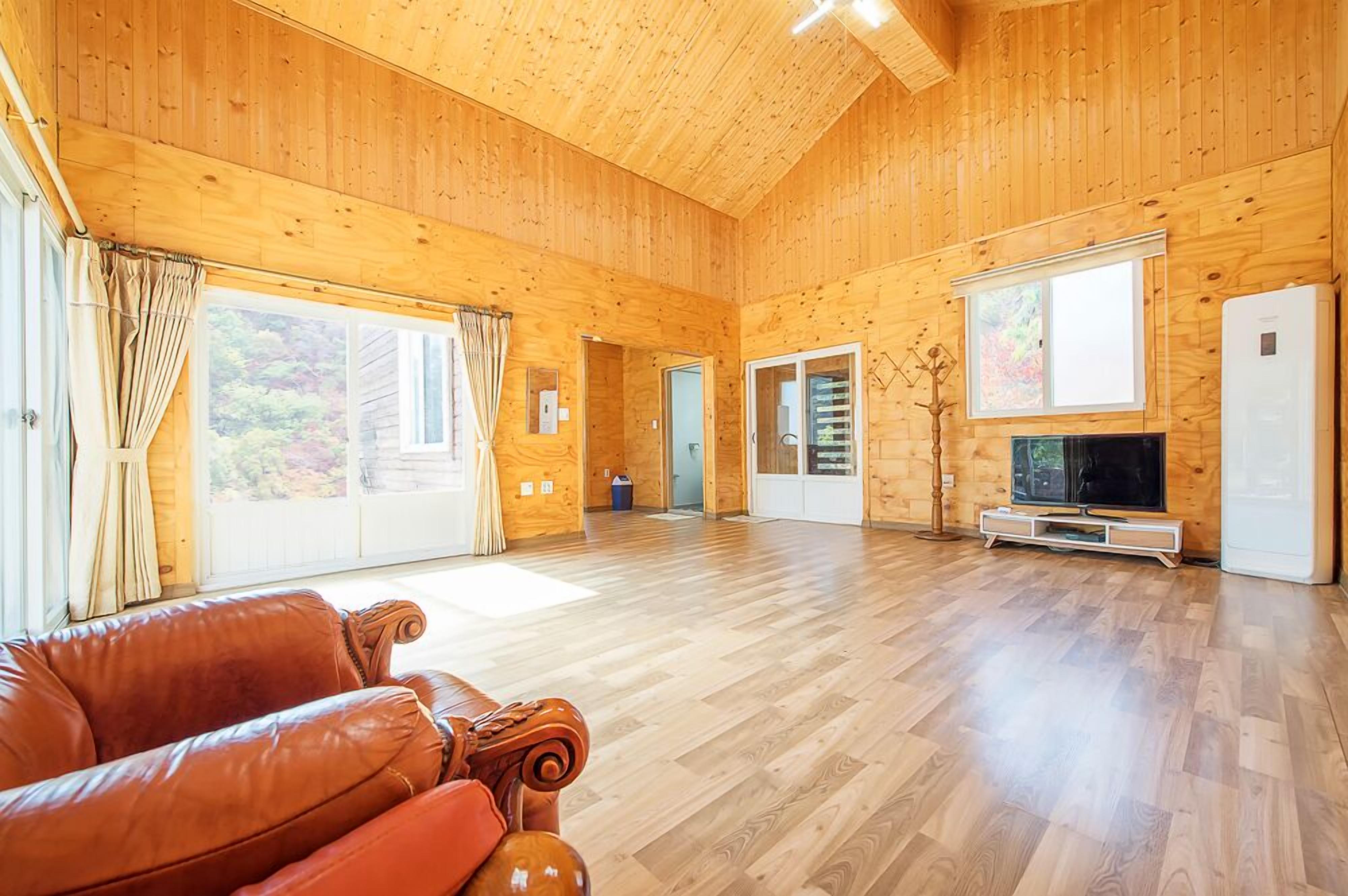 Room (The first(Annex)) | Individually decorated, individually furnished