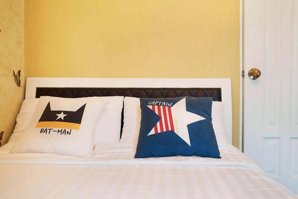 Room (206) | Individually decorated, individually furnished