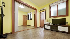 Habitación (102) | Decoración personalizada y muebles diferentes 
