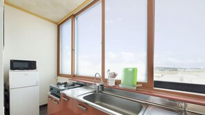 Habitación (302) | Decoración personalizada y muebles diferentes 