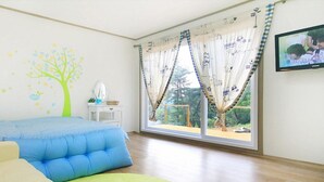 غرفة (Lilac) | بديكورات فريدة لكل غرفة وطراز فريد لكل وحدة