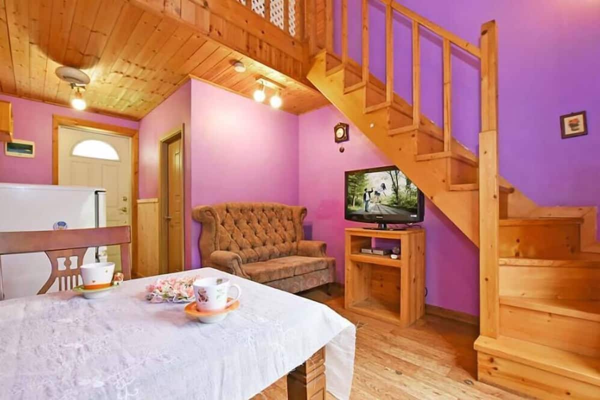 Room (Moderato)