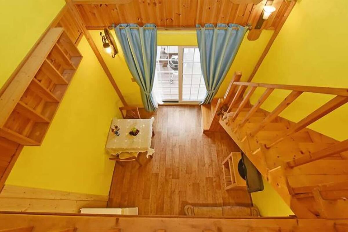 Room (Largo)