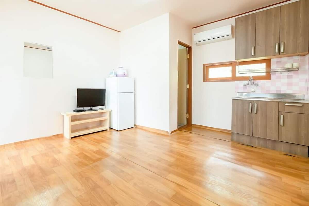 Habitación (House 1) | Decoración personalizada y muebles diferentes