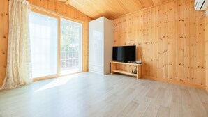 Room (101) - Yeongdeok Hwangto (Yeongdeok)