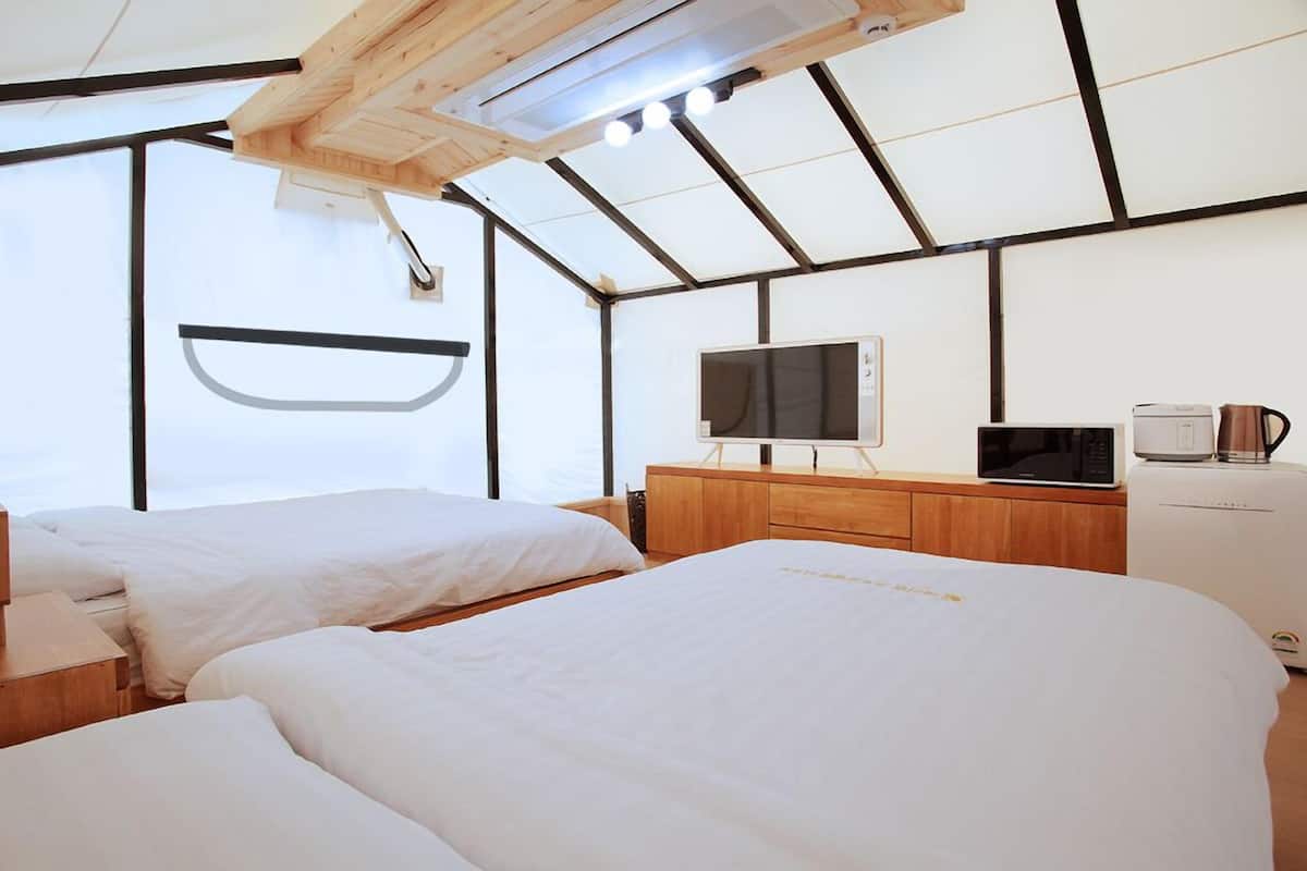 Room (Glamping C-2) | Individually decorated, individually furnished