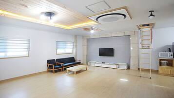 Room (Pamela (Outerior Poolvilla)) | Individually decorated, individually furnished
