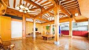 Rom (Suite Korean style house)